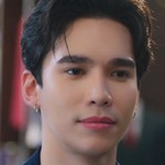 Yi is portrayed by the Thai actor Max Kornthas Rujeerattanavorapan (แม็ค กรธัสส์ รุจีรัตนาวรพันธ์).