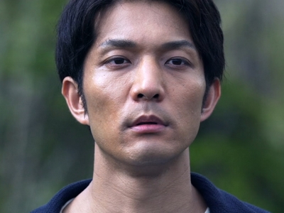 Yoda is played by Yoden Takashi Kitadai (北代高士).