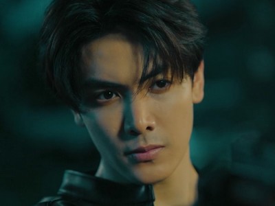 Jade is portrayed by Thai actor Joong Archen Aydin (จุง อาเชน ไอย์ดึน).