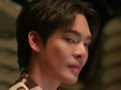 Ken is portrayed by Thai actor Chalarm Siam Pipatcharoenwong (ฉลาม สยาม พิพัฒน์เจริญวงศ์).