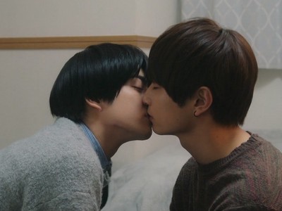 Hayakawa and Konno kiss in the Depth of Field ending.