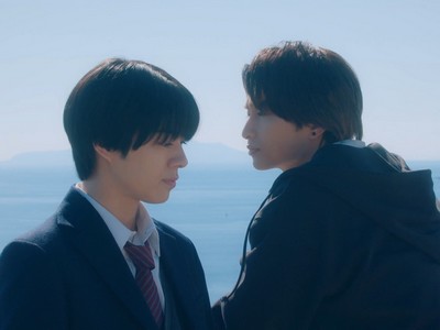 Hayakawa and Konno both look sad on the rooftop.