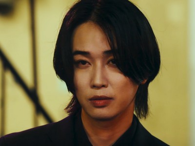 Yuma is portrayed by Japanese actor Karuma (カルマ).