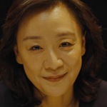 Hanae is portrayed by the Japanese actress Misuzu Kanno (神野三鈴).