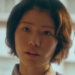 Hikari's mother is portrayed by Utano Aoi (葵うたの).