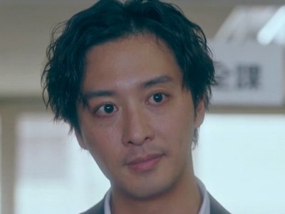 Takoi is portrayed by Japanese actor Shu Watanabe (渡部秀).