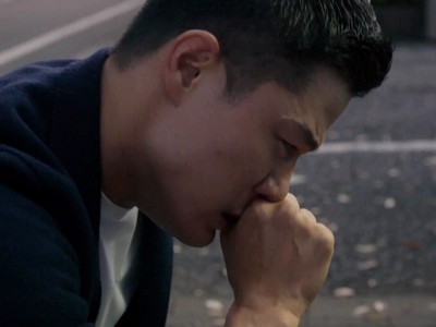Kosuke is crying after learning about Taeko's cancer.