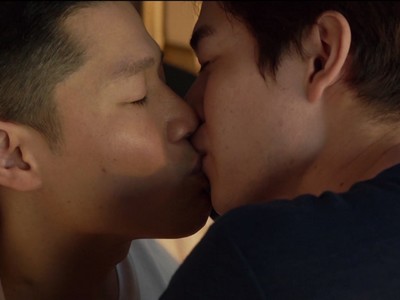 Kosuke and Ryuta kiss on the lips.