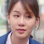 Yiwaa is portrayed by the Thai actress Ormsin Supitcha Limsommut (สุพิทชา ลิ้มสมมุติ).