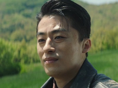 Hyun Sang is portrayed by Korean actor Koo Kyo Hwan (구교환).