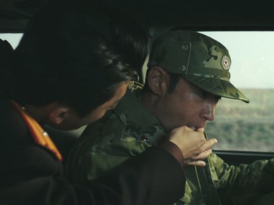 Hyun Sang gives Gyu Nam candy to eat.