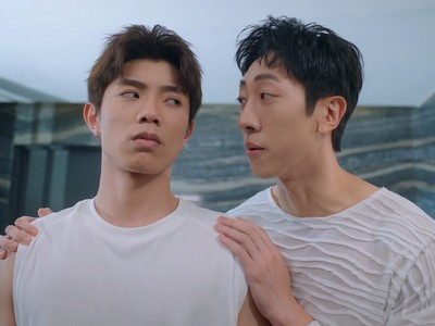 Ever 4 and Bu Shi live together.