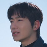 Si U is portrayed by a Korean actor.