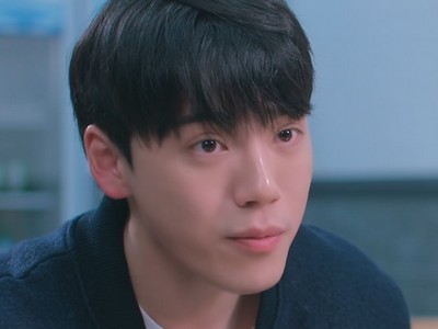 Tae Yeong is portrayed by Korean actor Hwang Yun Je (황윤제).