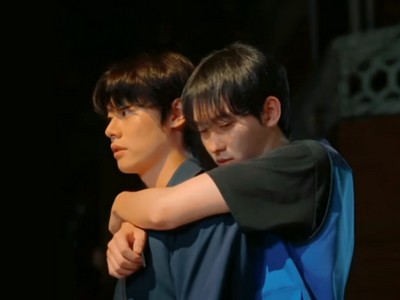 Lee Jun and Eun Ho hug in Falling for My Boss.