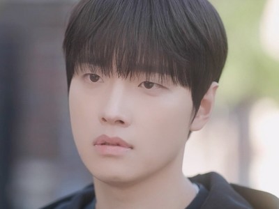 Geonwoo is portrayed by Korean actor Kim Chang Min (김창민).