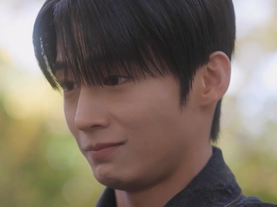 Jaeyeon is portrayed by Korean actor Kim Chan Gyu (김찬규).