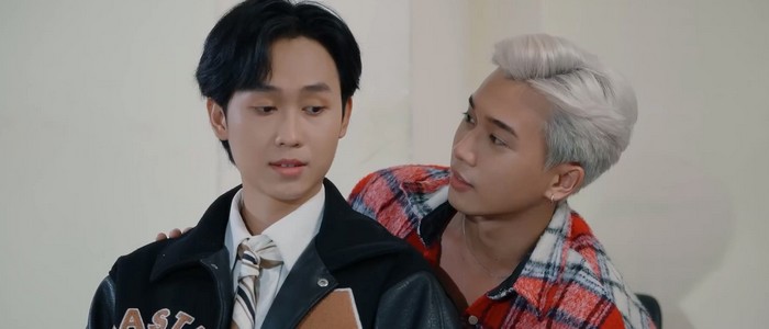 Fight for Love is a Vietnamese BL series about a young aspiring musician. He already has a boyfriend, but a handsome new suitor is interested in him and wants to win his heart.