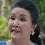 Thang's mom is portrayed by a Vietnamese actress.