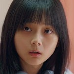 Da Hei's sister is portrayed by Taiwanese actress Mimi Shao (邵奕玫).