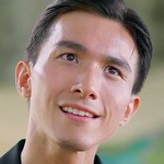 The gangster boss is portrayed by Thomas Chang (張瀚元).