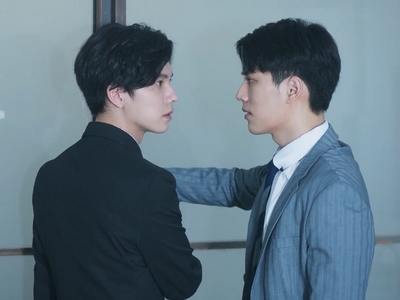 I like watching Shi De and Shu Yi break up in the beginning.