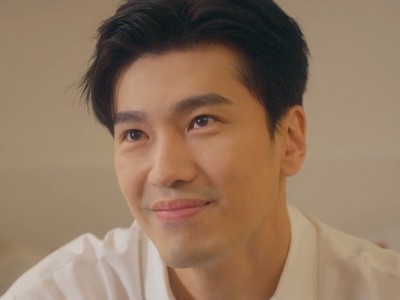 Reese is portrayed by Taiwanese actor Liu Min Ting (劉泯廷).