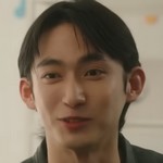 Jisu is portrayed by Korean actor Myeong Cheol Jung (정명철)