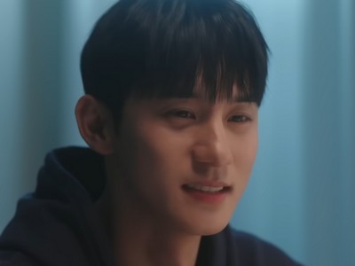 Woo Jin is portrayed by Korean actor Seol Jong Hwan (설종환).