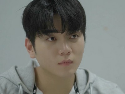 Yunghui is portrayed by Korean actor Kim Yung Hee (김융희).