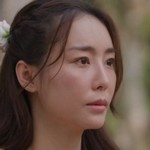 Gaysorn's mother is portrayed by Thai actress Alee Lahwanya Uengsilpsrikul (อาหลี ลวัณญา อึ้งศิลป์ศรีกุล).