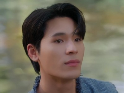 Scent is portrayed by Thai actor Pearl Satjakorn Chalard (เพิร์ล ศัจกร ฉลาด).