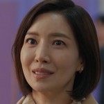 Ji Hye is portrayed by Yoon Se Ah (윤세아).