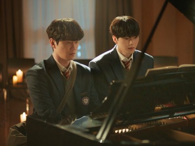 Pio and Jeongyo are two piano prodigies.