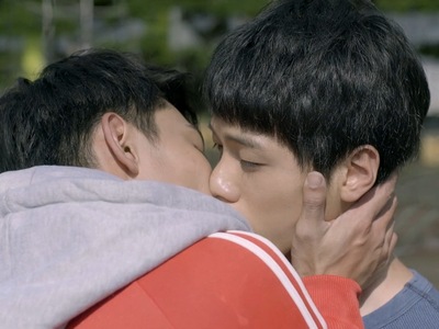 Ying Hsiung and Ssu Jen kiss in the ending of HIStory 1: My Hero.
