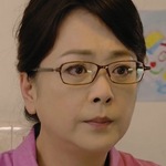 Xiao Fei's mom is portrayed by the Taiwanese actress Chao Yung-hsin (趙永馨).