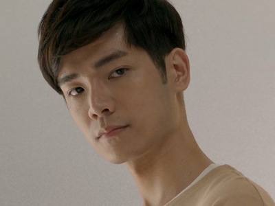 Xiao Fei is portrayed by the Taiwanese actor Hunt Chang (張行).
