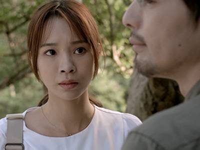 Yi Jie's ex-wife appears in the last few episodes of the series.