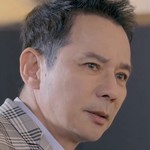 Hai Yi's father is portrayed by the Taiwanese actor Scott Wang (王耿豪).