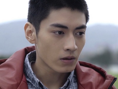 Feng He is portrayed by the Taiwanese actor Edison Song (宋柏緯).