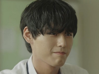 Dongho is portrayed by Korean actor Kim Seong Hyuk (김성혁).