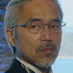 Ryosuke's father is portrayed by the Japanese actor Mantaro Koichi (小市慢太郎).