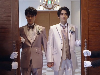 Ryosuke and Mizuki prepare to surprise the guests for their wedding ceremony.