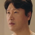 Chan Young's father is portrayed by Korean actor Sung Ki Yoon (성기윤).