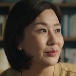 Seung Won's mom is portrayed by a Korean actress Yang Jung Ah (양정아).