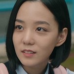So Hee is portrayed by Korean actress Yeon Si Woo (연시우).