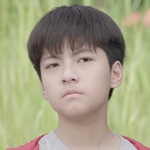 The child version of Thun is played by Nattapat Nimjirawat(ณัฐพัชร์ นิมจิรวัฒน์).