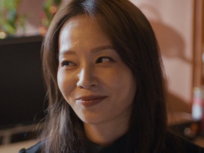 Ru Ru is portrayed by Taiwanese actress May Suen (孫淑媚).