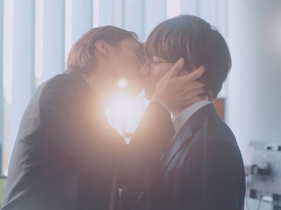 Akafuji kisses Aoyagi in the I Became the Main Role of a BL Drama ending.