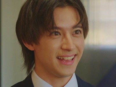 Aoyagi is portrayed by Japanese actor Nichika Akutsu (阿久津仁愛).